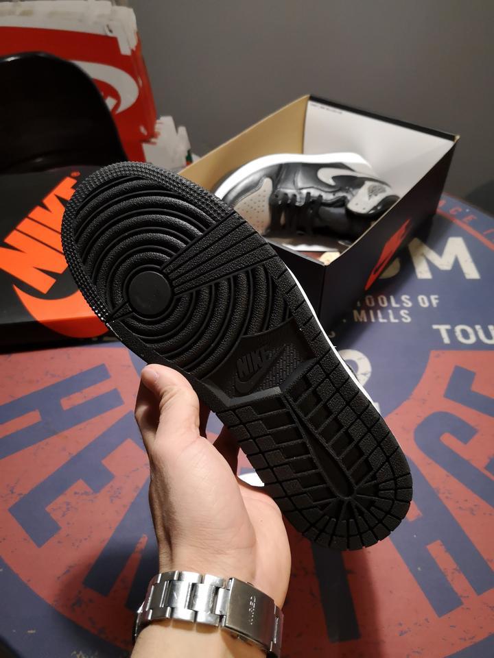 Nike Air Jordan 1