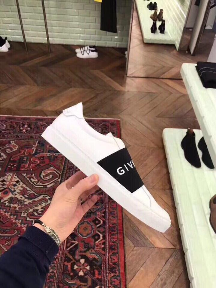 Givenchy Sneakers