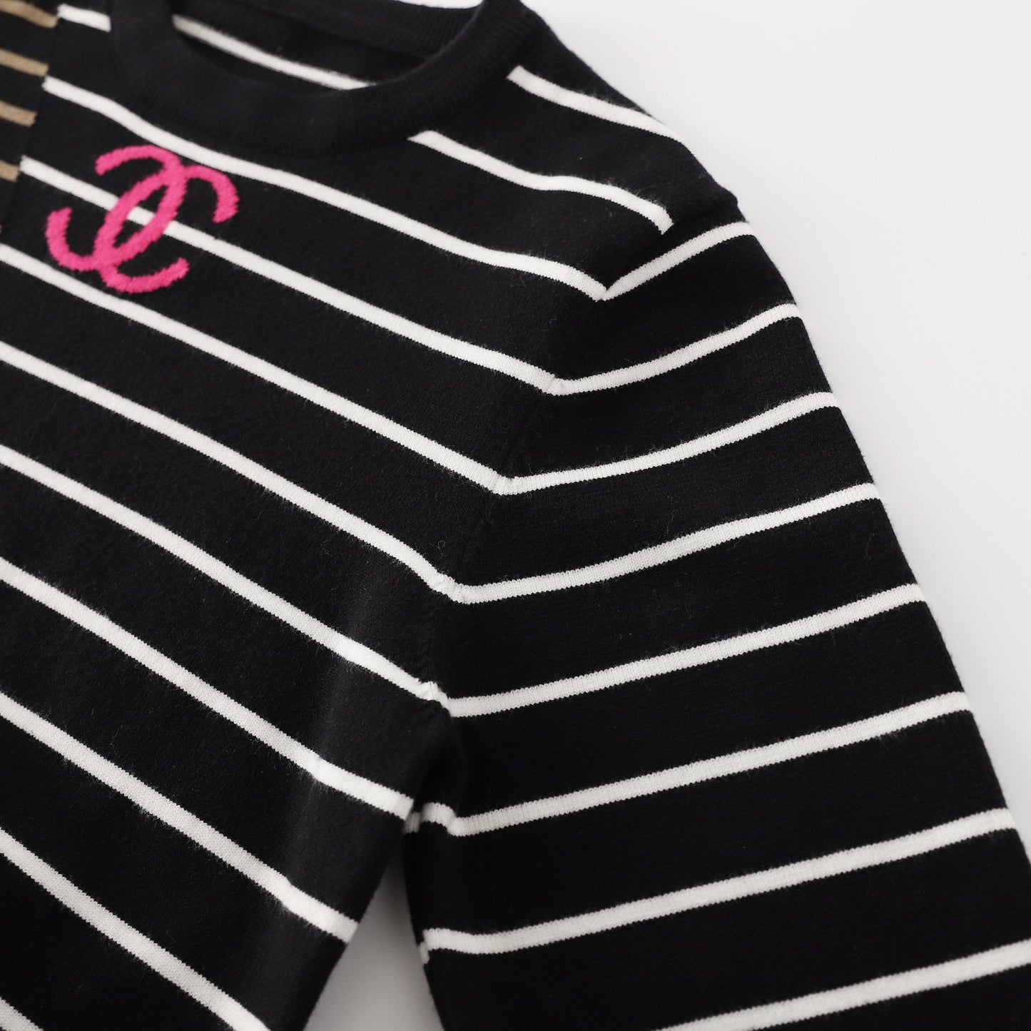 Chanel Sweatshirt