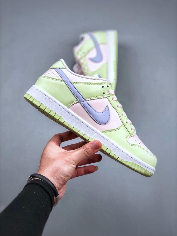 Nike Dunk Low Barely Green