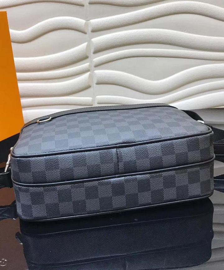 Louis Vuitton Messenger Bag