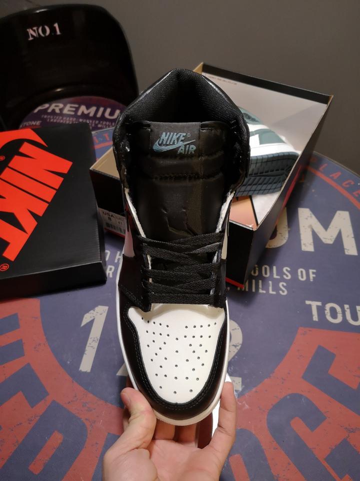Nike Air Jordan 1