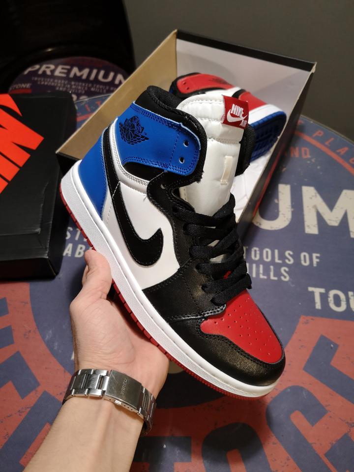 Nike Air Jordan 1
