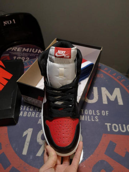 Nike Air Jordan 1